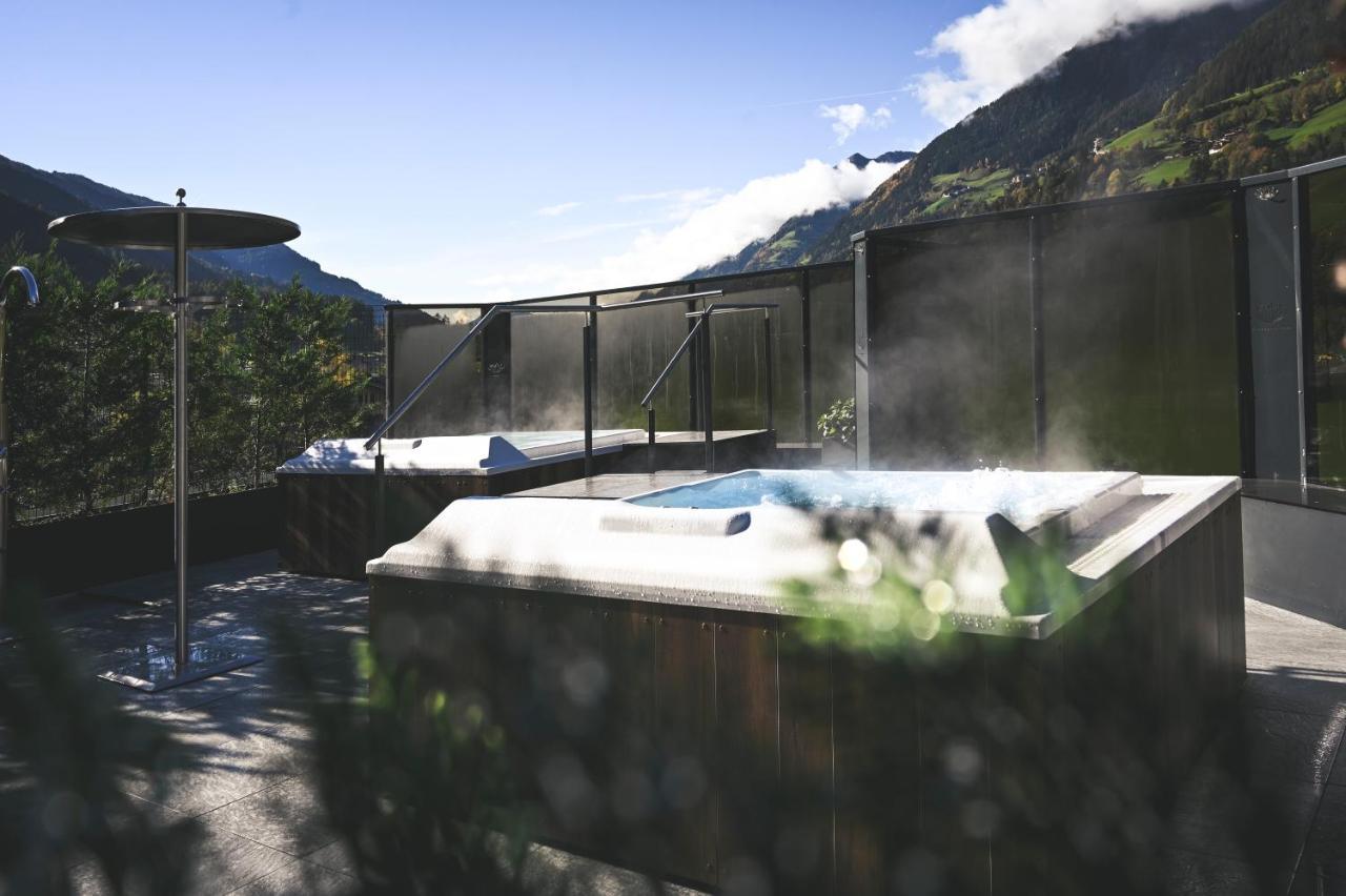 Wiesenhof Gardenresort San Leonardo in Passiria Eksteriør billede